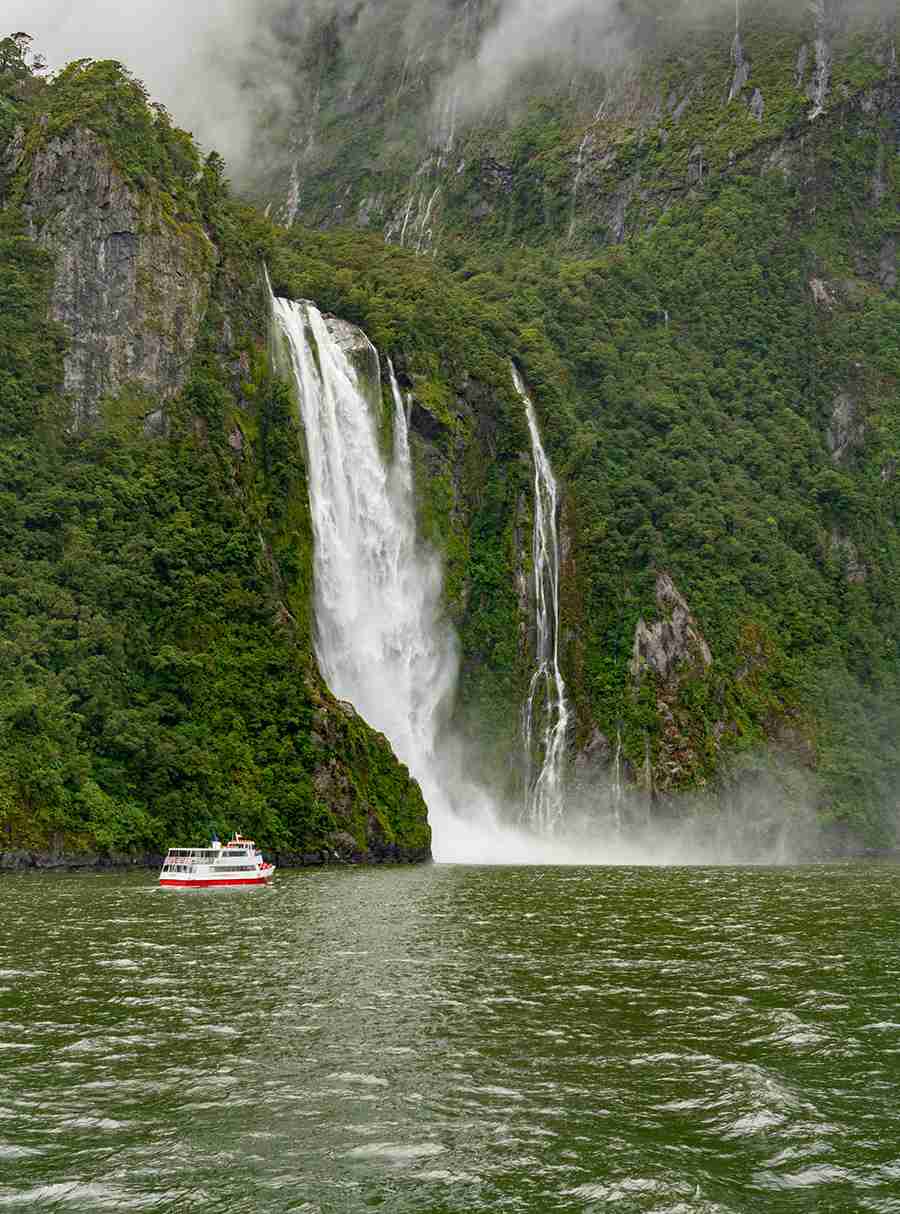 Exciting Things to Do in New Zealand. Short break holidays tour packages Pikme.org